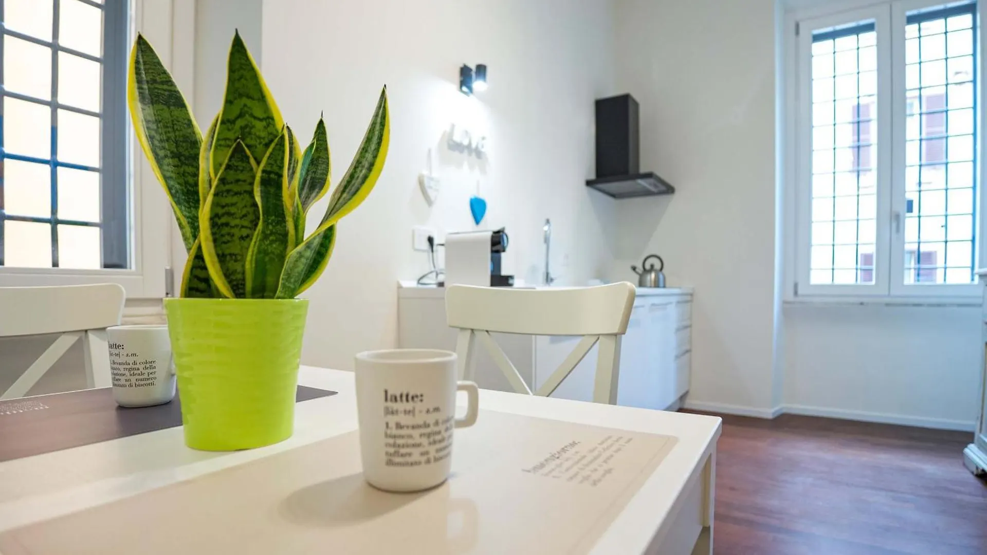Crescenzio Elegant Apartment Rome Italy